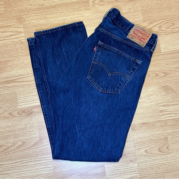 Men’s Levi’s 501 Jeans - Picture 3 of 5